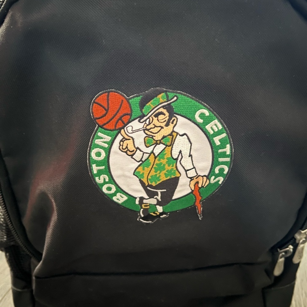 JetBlue Boston Celtics Rolling Backpack with Telescopic Handle & Wheels NBA - Picture 6 of 9